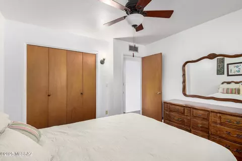 Bedroom - 8914 E Maple Leaf Dr, Tucson, AZ 85710 photo 5 of 7