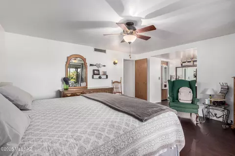 Bedroom - 8914 E Maple Leaf Dr, Tucson, AZ 85710 photo 3 of 7