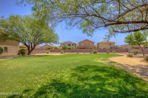 Exterior - 4113 E Stony Meadow Dr, Tucson, AZ 85756 photo 8 of 9