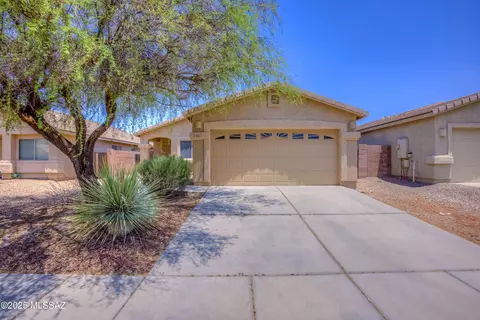 Exterior - 4113 E Stony Meadow Dr, Tucson, AZ 85756 photo 2 of 9