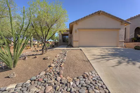 526 W Astruc Dr, Green Valley, AZ 85614