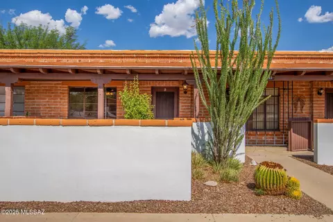 235 S Paseo Quinta #B, Green Valley, AZ 85614