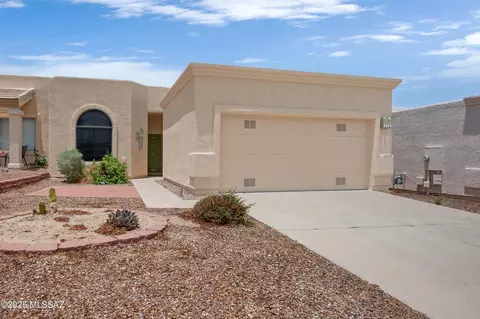 478 W Pecan Valley Dr, Green Valley, AZ 85614
