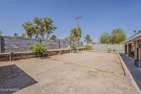 Exterior - 218 E 5th Pl, San Manuel, AZ 85631 photo 9 of 10