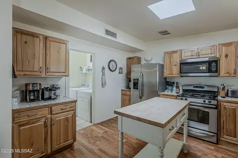 Kitchen - 218 E 5th Pl, San Manuel, AZ 85631 photo 4 of 6