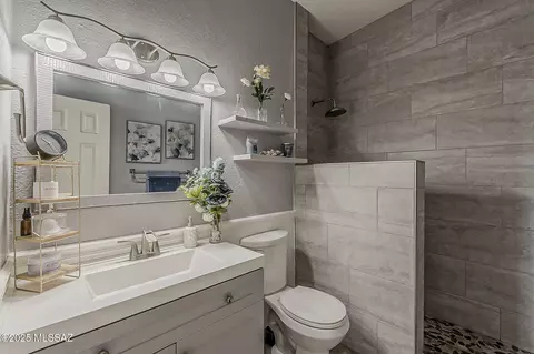 Bath - 218 E 5th Pl, San Manuel, AZ 85631 photo 1 of 2