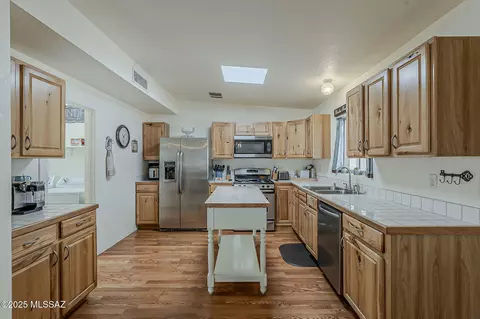 Kitchen - 218 E 5th Pl, San Manuel, AZ 85631 photo 3 of 6