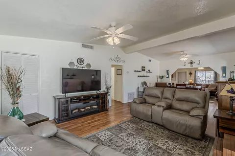 Living - 218 E 5th Pl, San Manuel, AZ 85631 photo 4 of 7