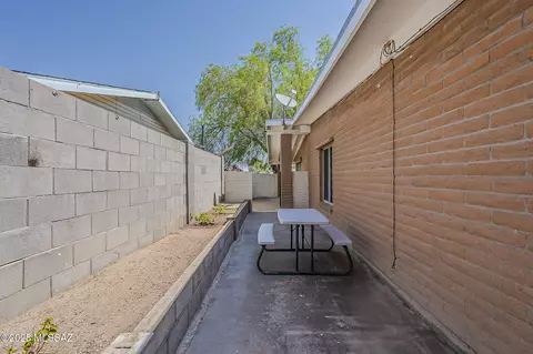 Exterior - 218 E 5th Pl, San Manuel, AZ 85631 photo 5 of 10