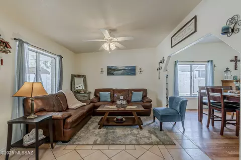 Living - 218 E 5th Pl, San Manuel, AZ 85631 photo 5 of 7