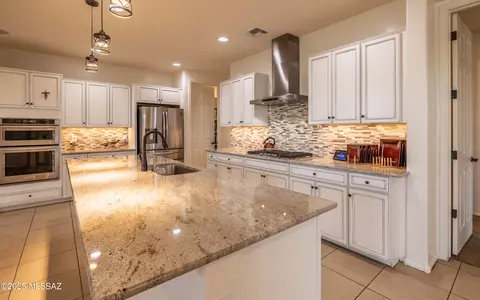 9950 E Camelback Trl, Tucson, AZ 85747 photo 6