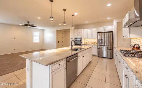 9950 E Camelback Trl, Tucson, AZ 85747 photo 7