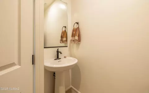 9950 E Camelback Trl, Tucson, AZ 85747 photo 17