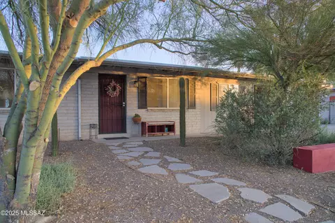 3033 W Shumaker Dr, Tucson, AZ 85741