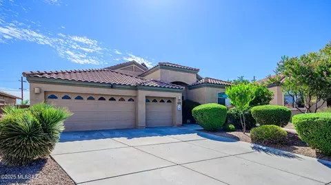 9209 S Tree House Ln, Tucson, AZ 85756