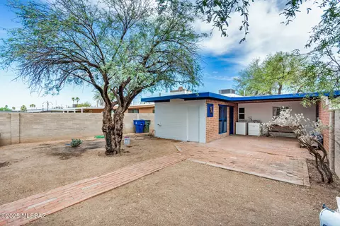 Exterior - 5656 E Mabel St, Tucson, AZ 85712 photo 7 of 12