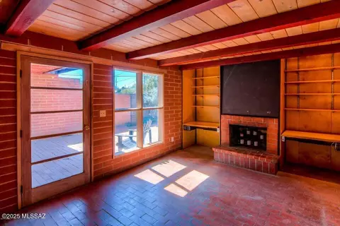 Living - 5656 E Mabel St, Tucson, AZ 85712 photo 3 of 4