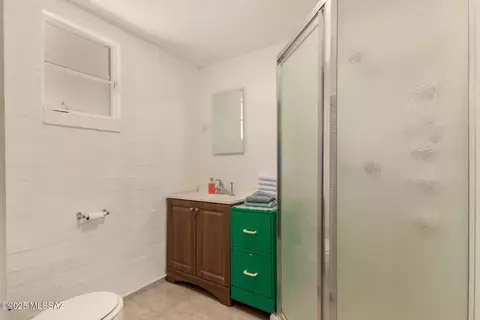 Bath - 5656 E Mabel St, Tucson, AZ 85712 photo 2 of 3