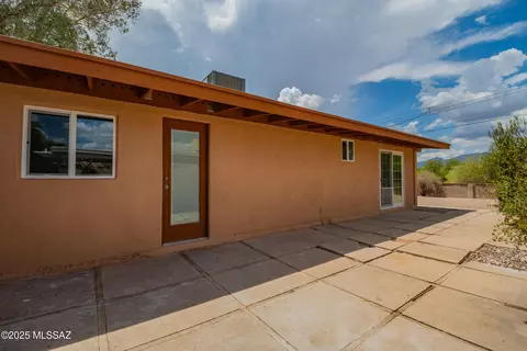 6955 E Julia St, Tucson, AZ 85710 photo 4