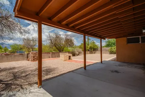 6955 E Julia St, Tucson, AZ 85710 photo 5