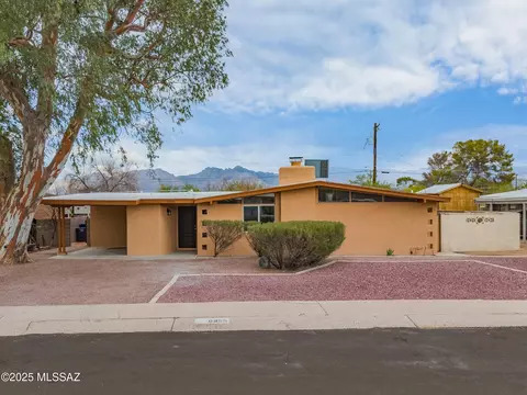 6955 E Julia St, Tucson, AZ 85710 photo 2