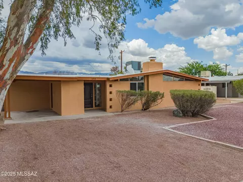 6955 E Julia St, Tucson, AZ 85710