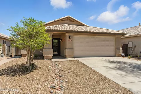 10381 E Oakbrook St, Tucson, AZ 85747