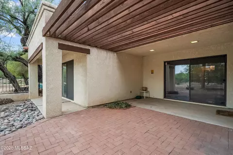 9231 E Lakeside Ct, Tucson, AZ 85749 photo 5