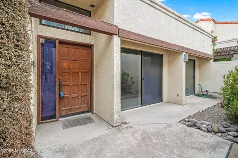 9231 E Lakeside Ct, Tucson, AZ 85749