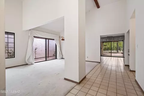 9231 E Lakeside Ct, Tucson, AZ 85749 photo 2