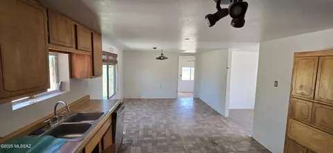 9412 E Nevada Dr, Hereford, AZ 85615 photo 3