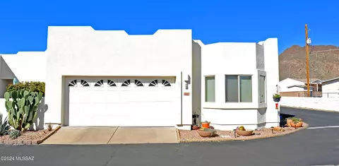 2816 S Full Moon Dr, Tucson, AZ 85713