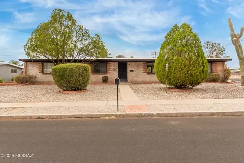 5261 E Rosewood St, Tucson, AZ 85711