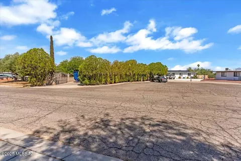 7611 E Persimmon Dr, Tucson, AZ 85730