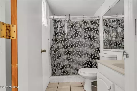 Bath - 7611 E Persimmon Dr, Tucson, AZ 85730 photo 3 of 5