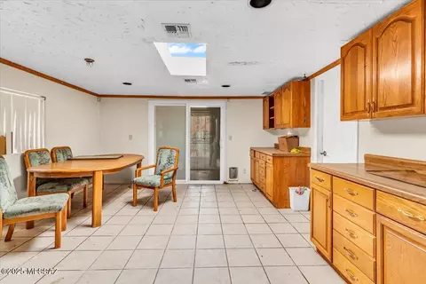 Dining - 7611 E Persimmon Dr, Tucson, AZ 85730 photo 1 of 3
