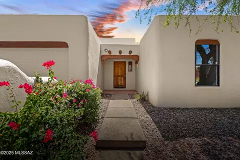 9124 N Jessy Ln, Tucson, AZ 85742