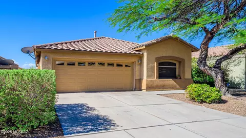 10462 E Rose Hill St, Tucson, AZ 85747