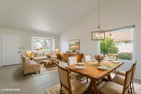 120 E Carolwood Dr, Oro Valley, AZ 85737