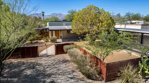 Exterior - 5829 E Mabel St, Tucson, AZ 85712 photo 15 of 16