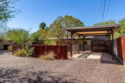 Exterior - 5829 E Mabel St, Tucson, AZ 85712 photo 5 of 16