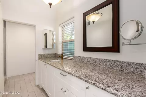 Bath - 5829 E Mabel St, Tucson, AZ 85712 photo 1 of 2