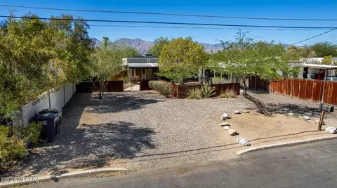 Exterior - 5829 E Mabel St, Tucson, AZ 85712 photo 14 of 16