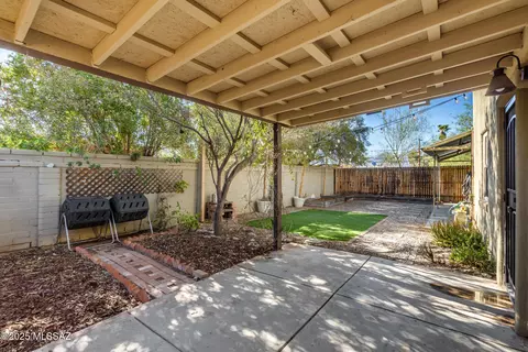 Exterior - 5829 E Mabel St, Tucson, AZ 85712 photo 9 of 16
