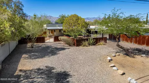 5829 E Mabel St, Tucson, AZ 85712