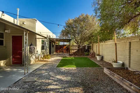Exterior - 5829 E Mabel St, Tucson, AZ 85712 photo 13 of 16