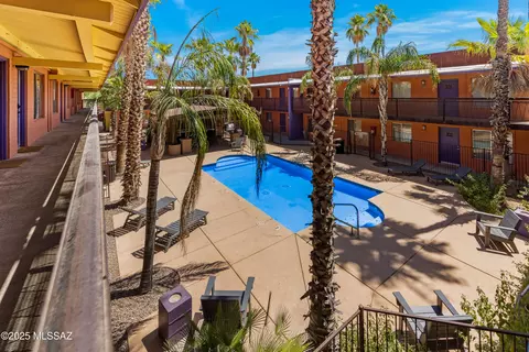 55 N Cherry Ave #207, Tucson, AZ 85719