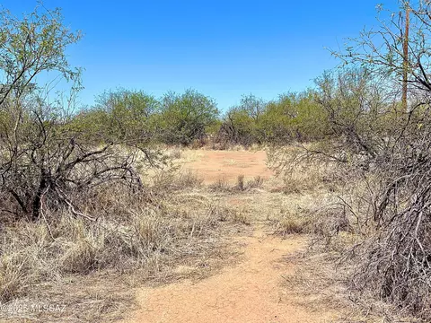 11550 W Peaceful Ln, Tucson, AZ 85735
