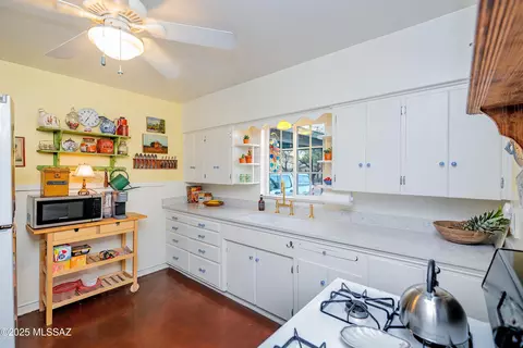 Kitchen - 2142 E Copper St, Tucson, AZ 85719 photo 3 of 3