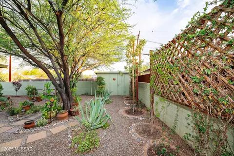 Exterior - 2142 E Copper St, Tucson, AZ 85719 photo 3 of 12